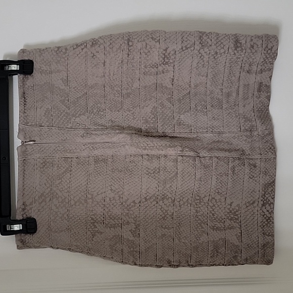 Express Size 2 Taupe with Gold Reptile / Snake Print Bodycon Bandage Mini Skirt - Picture 2 of 9